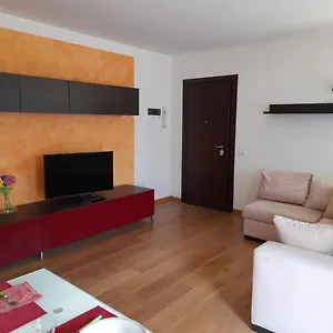 https://la-casa-di-max-apartment-for-families.emilia-romagnahotels.net